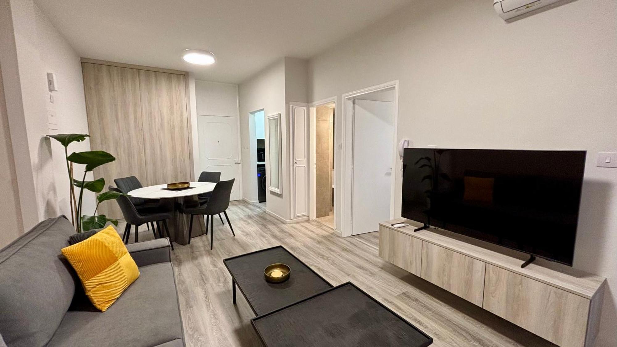 Seabreeze City Center Flats By Trulycyprus Limassol Kültér fotó
