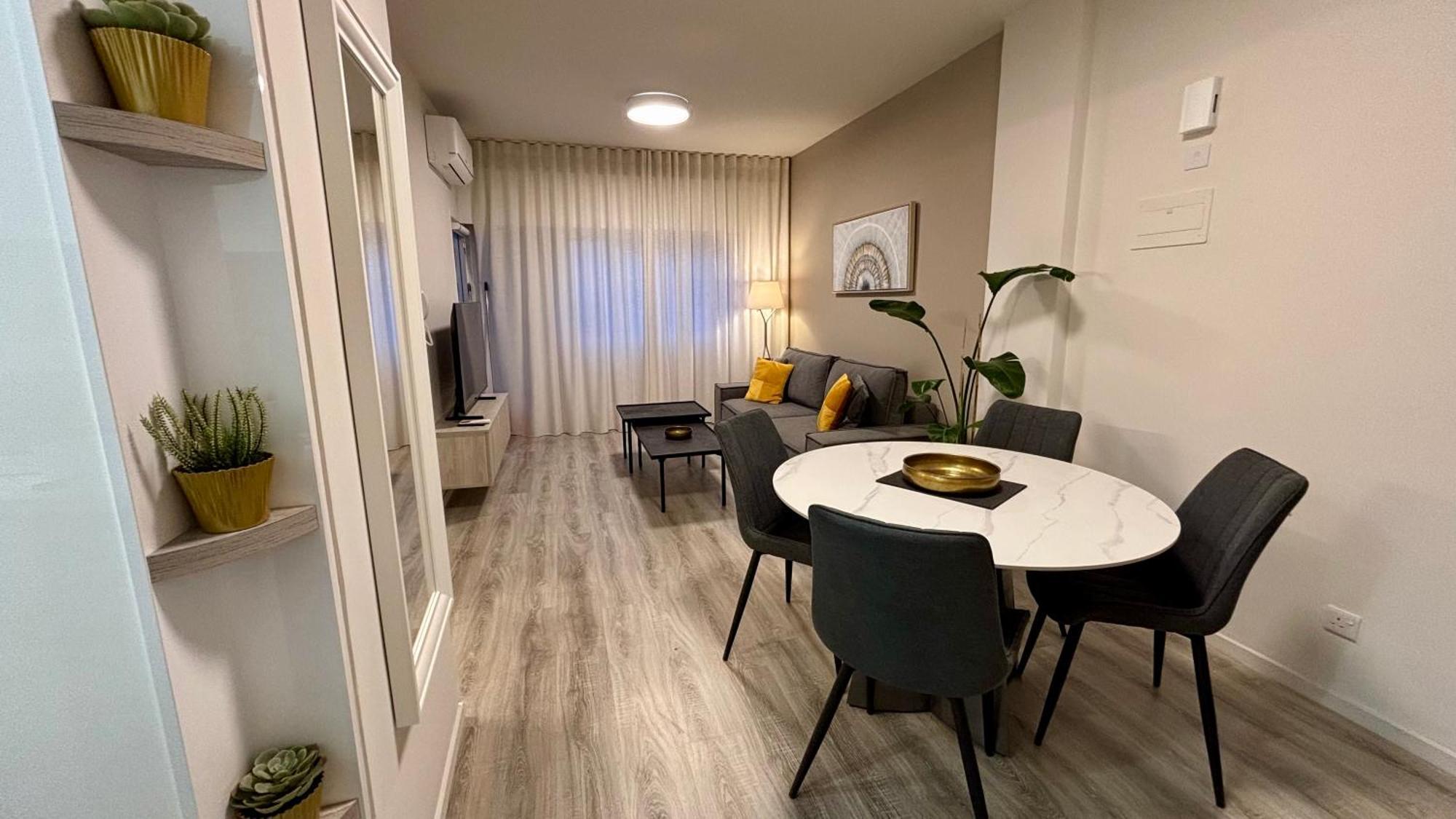 Seabreeze City Center Flats By Trulycyprus Limassol Kültér fotó
