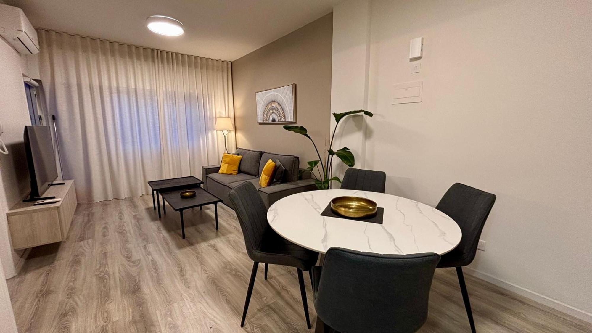 Seabreeze City Center Flats By Trulycyprus Limassol Kültér fotó