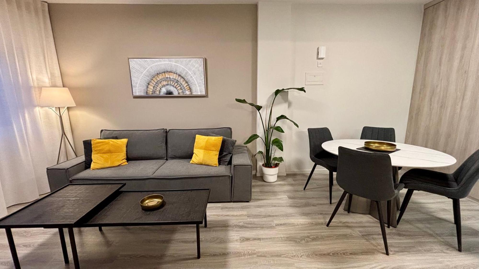 Seabreeze City Center Flats By Trulycyprus Limassol Kültér fotó