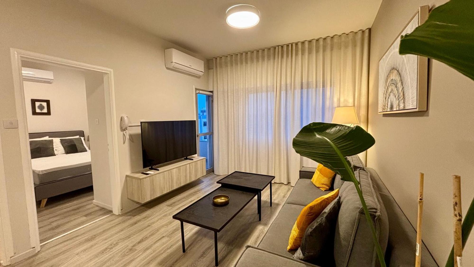 Seabreeze City Center Flats By Trulycyprus Limassol Kültér fotó